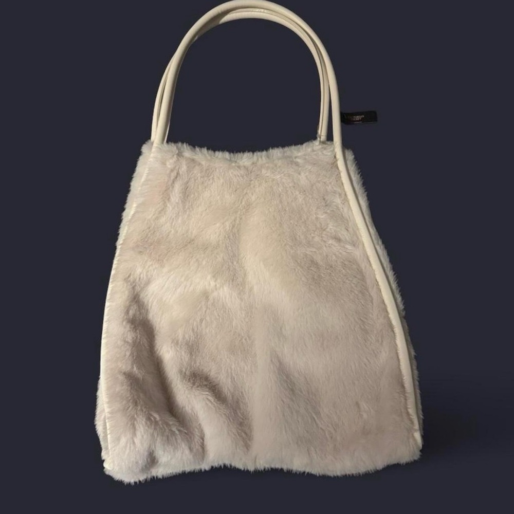 NWT Victoria's Secret Cream Faux Fur Hobo Bag - Picture 2 of 3